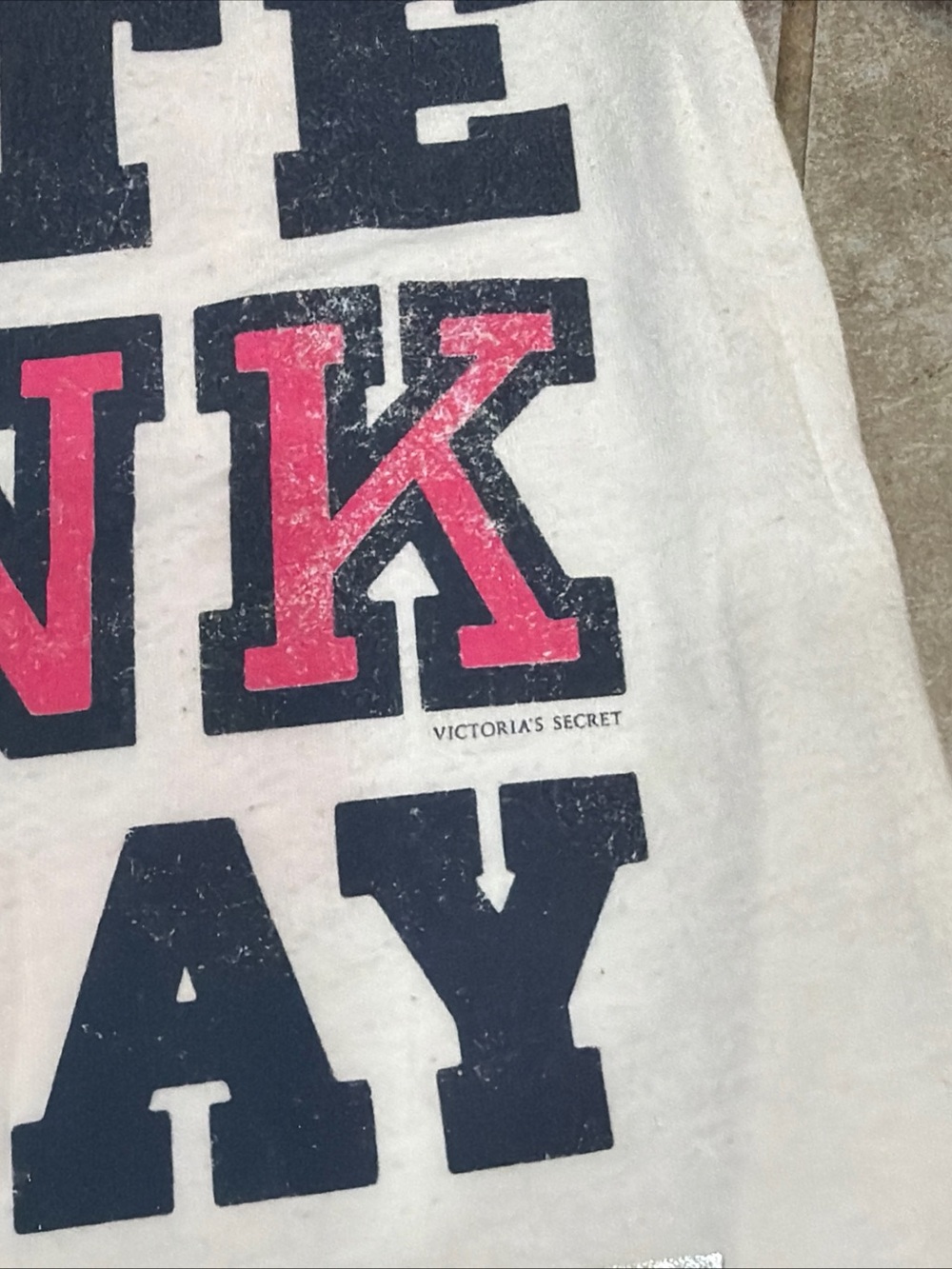 Y2K 2008 Victoria’s Secret Pink Vote Pink Football Style Tee Size X-Small Faded - Picture 3 of 9
